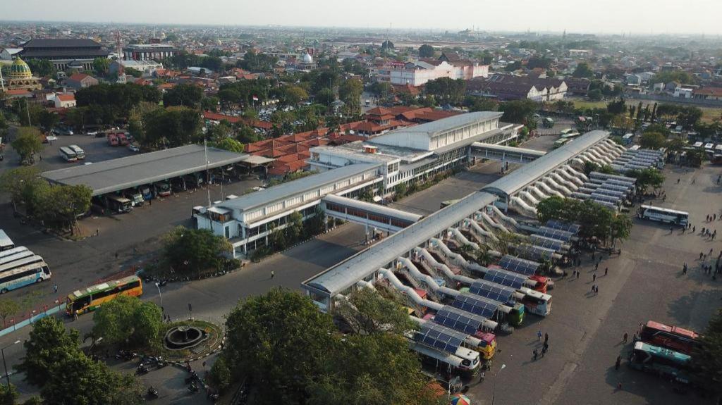 Hotel Istana Permata Juanda Sawotratap Esterno foto