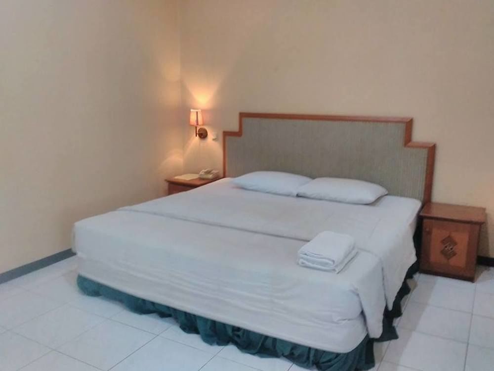 Hotel Istana Permata Juanda Sawotratap Esterno foto