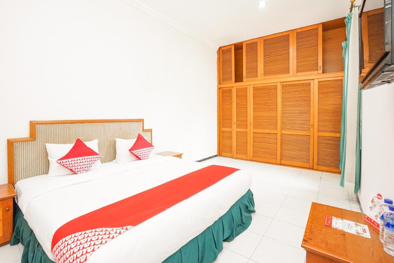 Hotel Istana Permata Juanda Sawotratap Esterno foto