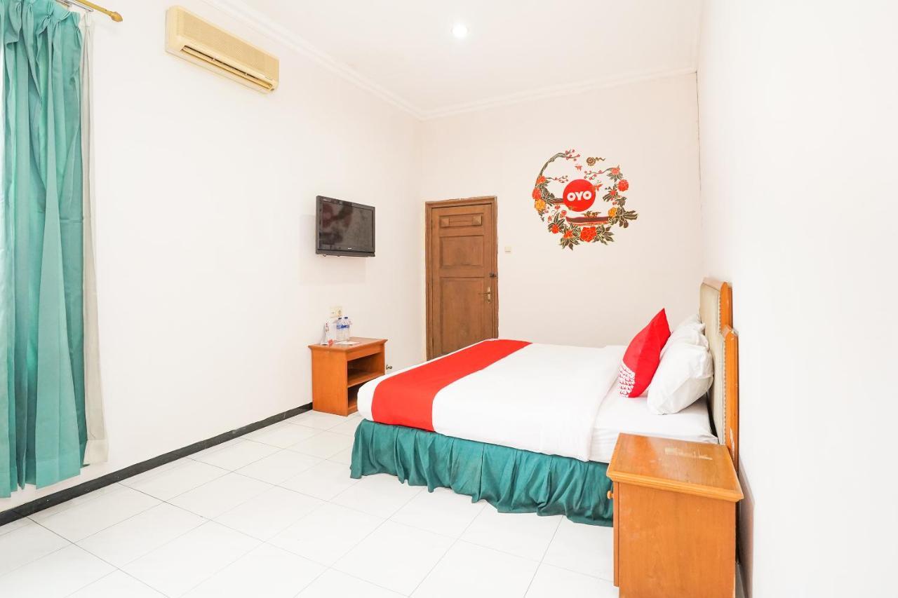 Hotel Istana Permata Juanda Sawotratap Esterno foto