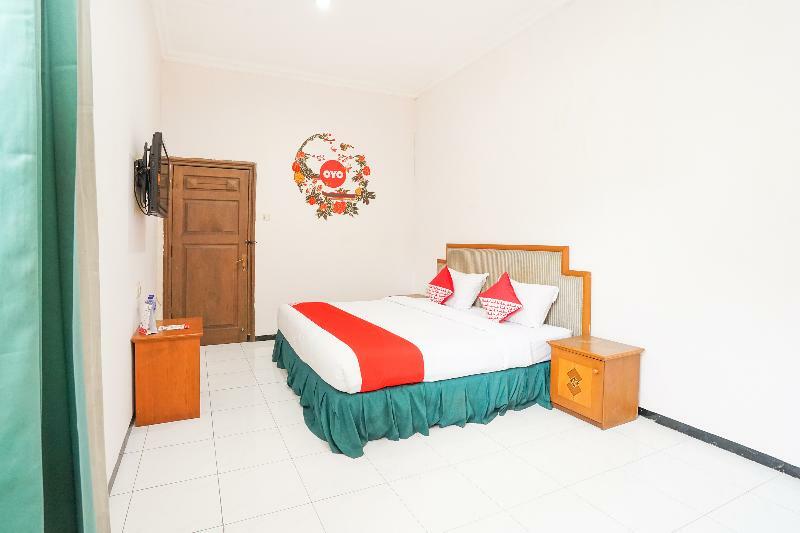Hotel Istana Permata Juanda Sawotratap Esterno foto