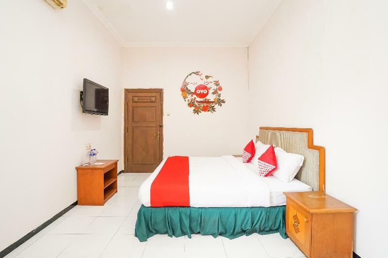 Hotel Istana Permata Juanda Sawotratap Esterno foto