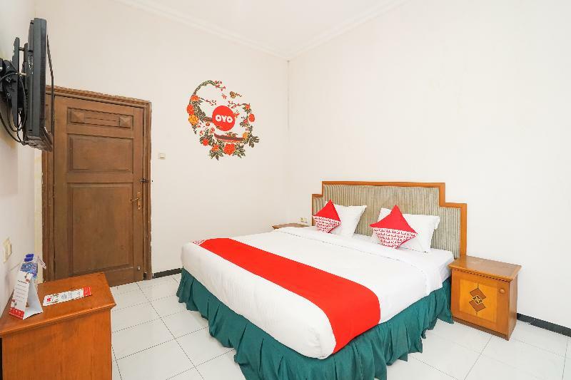 Hotel Istana Permata Juanda Sawotratap Esterno foto
