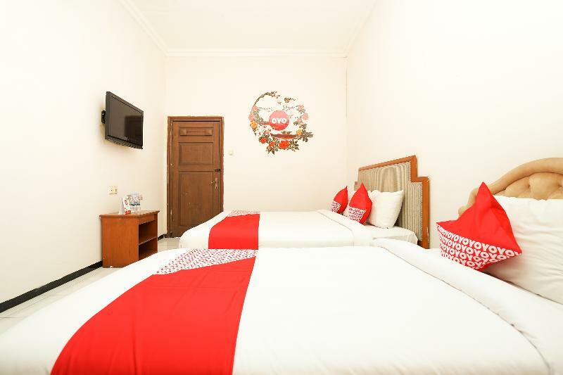 Hotel Istana Permata Juanda Sawotratap Esterno foto