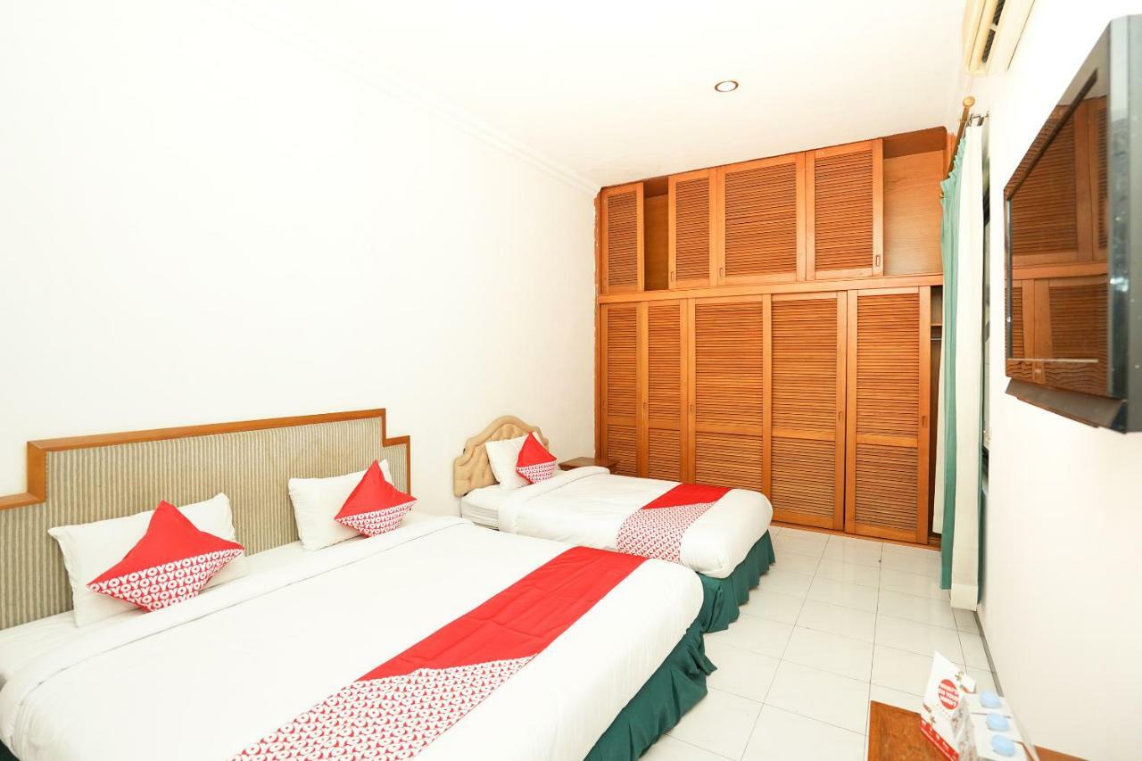 Hotel Istana Permata Juanda Sawotratap Esterno foto