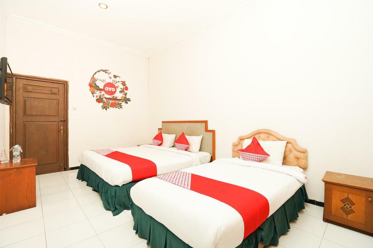 Hotel Istana Permata Juanda Sawotratap Esterno foto